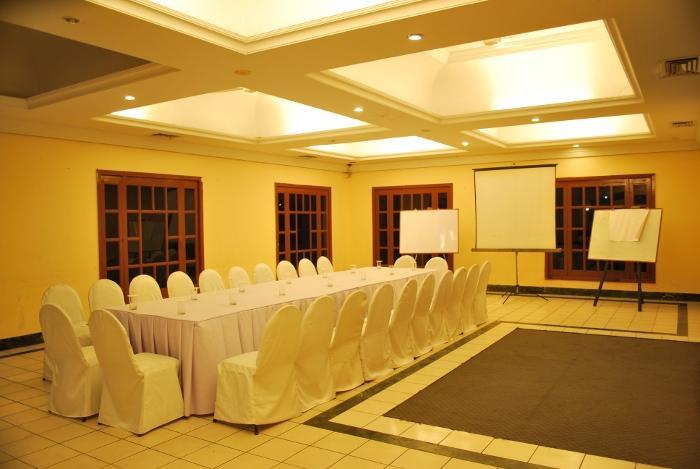 The Lake Land Country Club Residency Kolkata Exterior photo