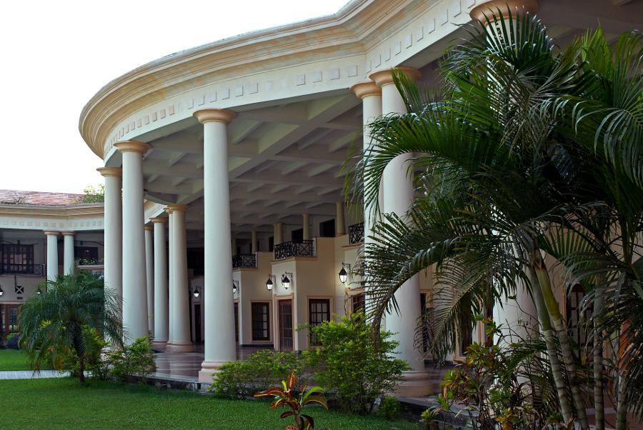 The Lake Land Country Club Residency Kolkata Exterior photo