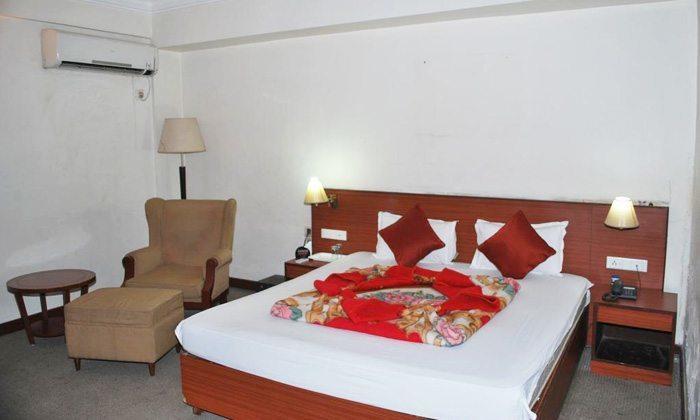 The Lake Land Country Club Residency Kolkata Exterior photo